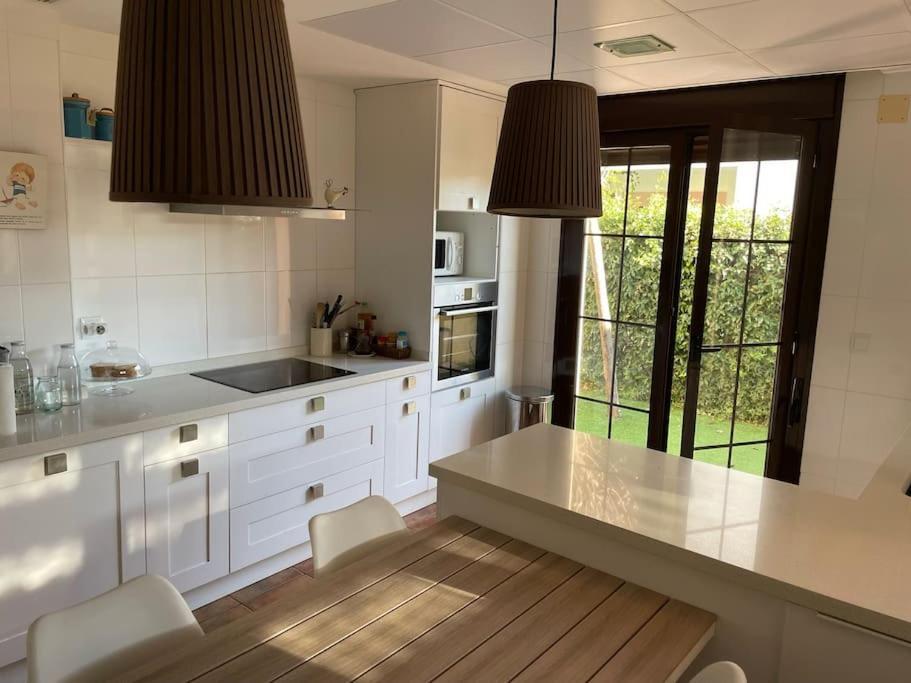 Casa En Ruta De La Plata Con Piscina Comunitaria Villa Guillena Ngoại thất bức ảnh